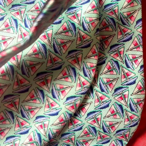 Vineyard Vines Other - Vineyard Vines Bow tie. Silk, sailboat print.